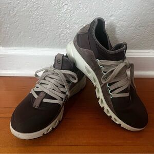 Ecco Multi-Vent Luxe Gore-Tex Surround Dyneema Leather Sneakers Womens 7 Shale